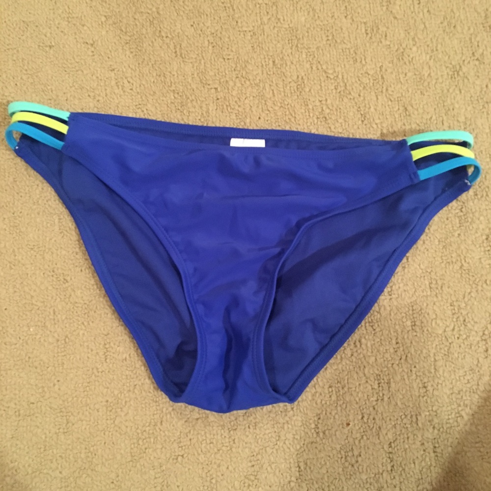 Bikini Bottoms - Picture 1 of 2